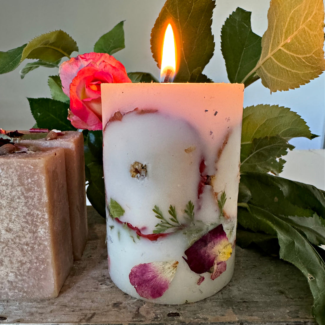 botanical apple candle